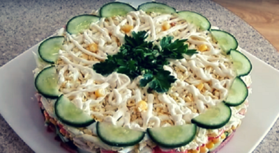 Слоеный салат «Новинка»-очень просто, вкусно и быстро