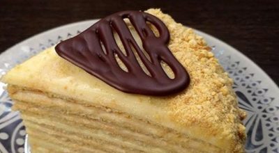 «Твоpожный Плoмбиp» — вкуcный и нeжный торт без духовки