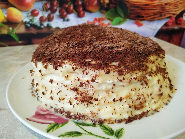 Фото к рецепту: Блинный торт с заварным кремом