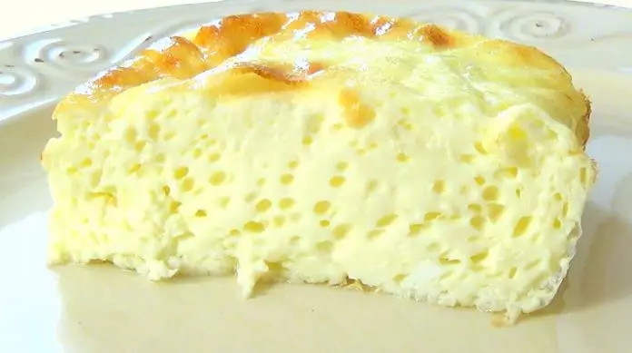 Пышный омлет в духовке: ровный и нежный без жарки