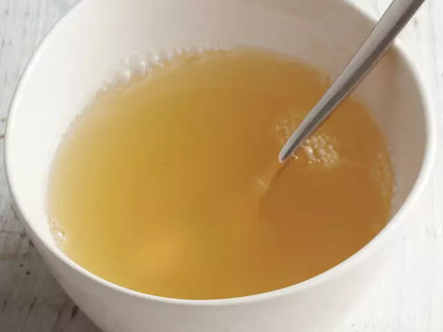 Минималистичный луковый бульон