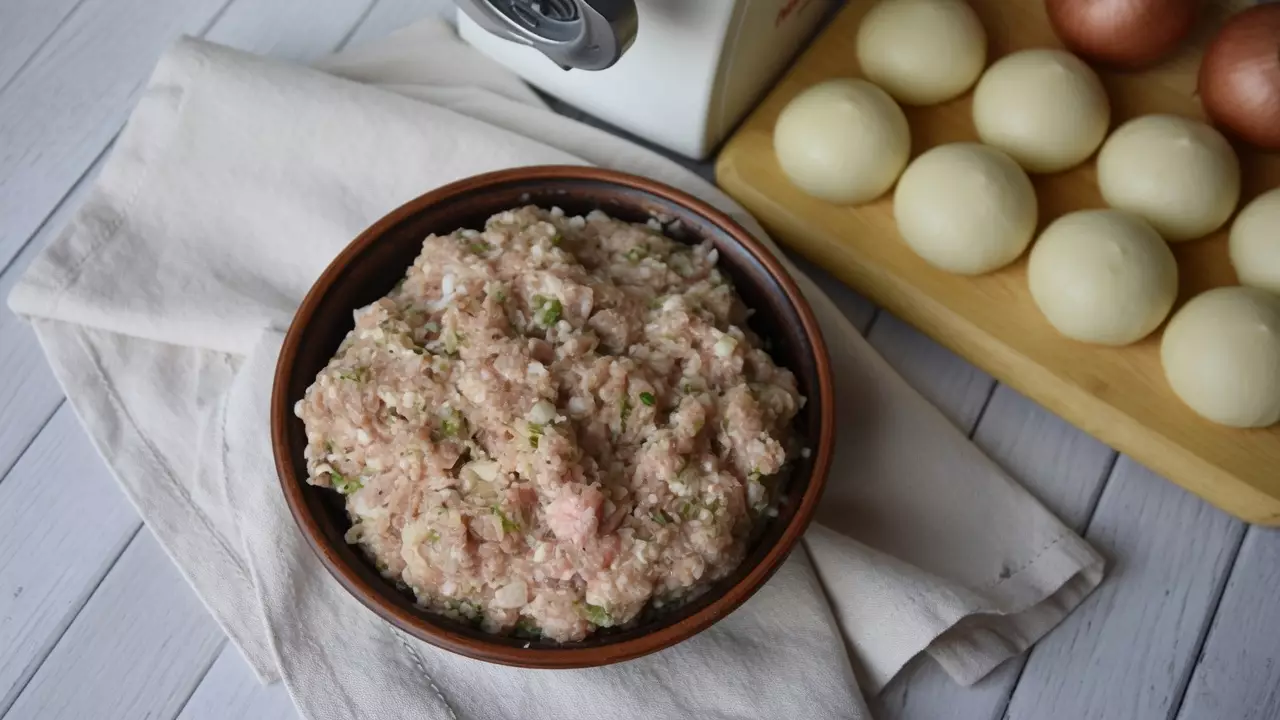 Мясная начинка с луком для домашних чебуреков