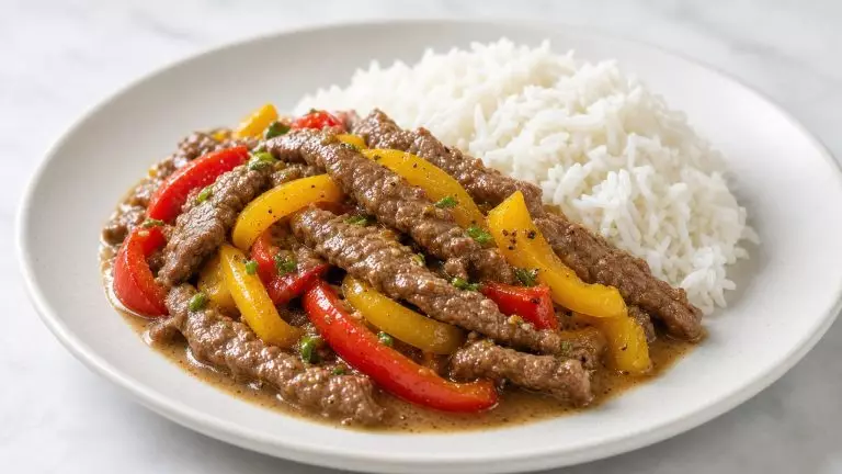 Мясо по-тайски со сладким перцем и карри