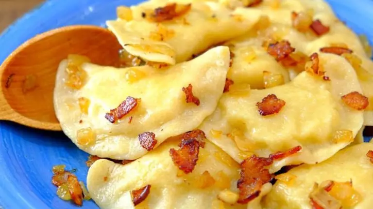 Вареники с картошкой и жареным луком: мягкое тесто и нежная начинка