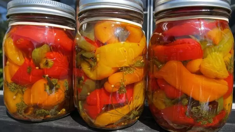 Маринованный сладкий перец на зиму с чесноком и маслом